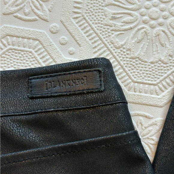 BLANK NYC Vegan Leather Pull On Jeggings Sz 30 NWOT - Picture 6 of 15